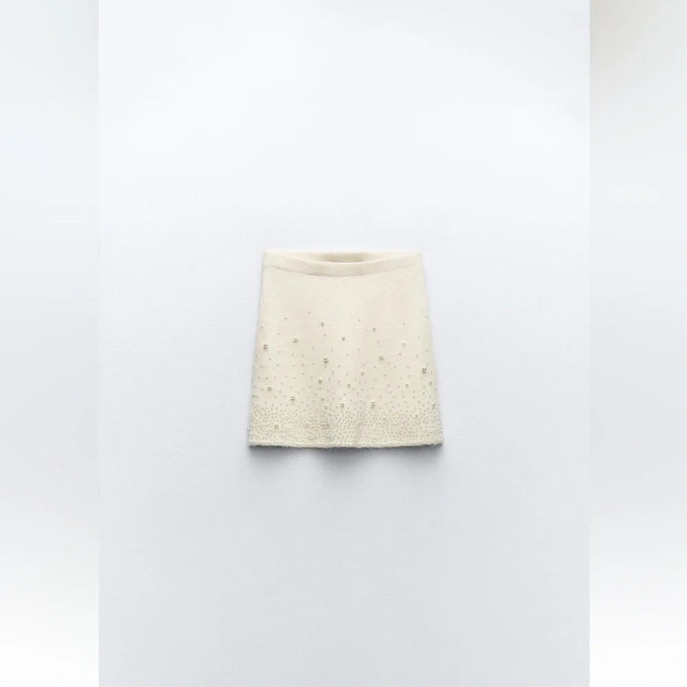 PEARL KNIT MINI SKIRT - Picture 7 of 9
